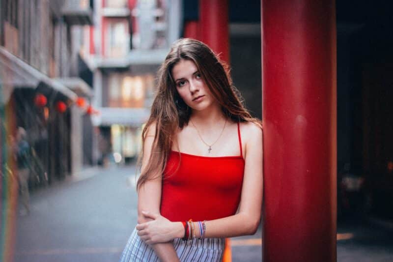 portrait de femme extérieur au canon 50mm 1.4